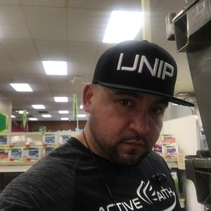 Meet your Posher, Andres