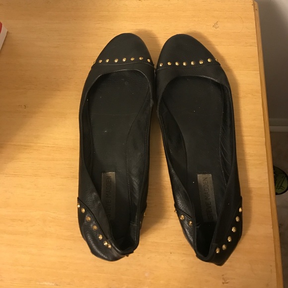 Steve Madden Shoes - Steve Madden gold studded flats size 9