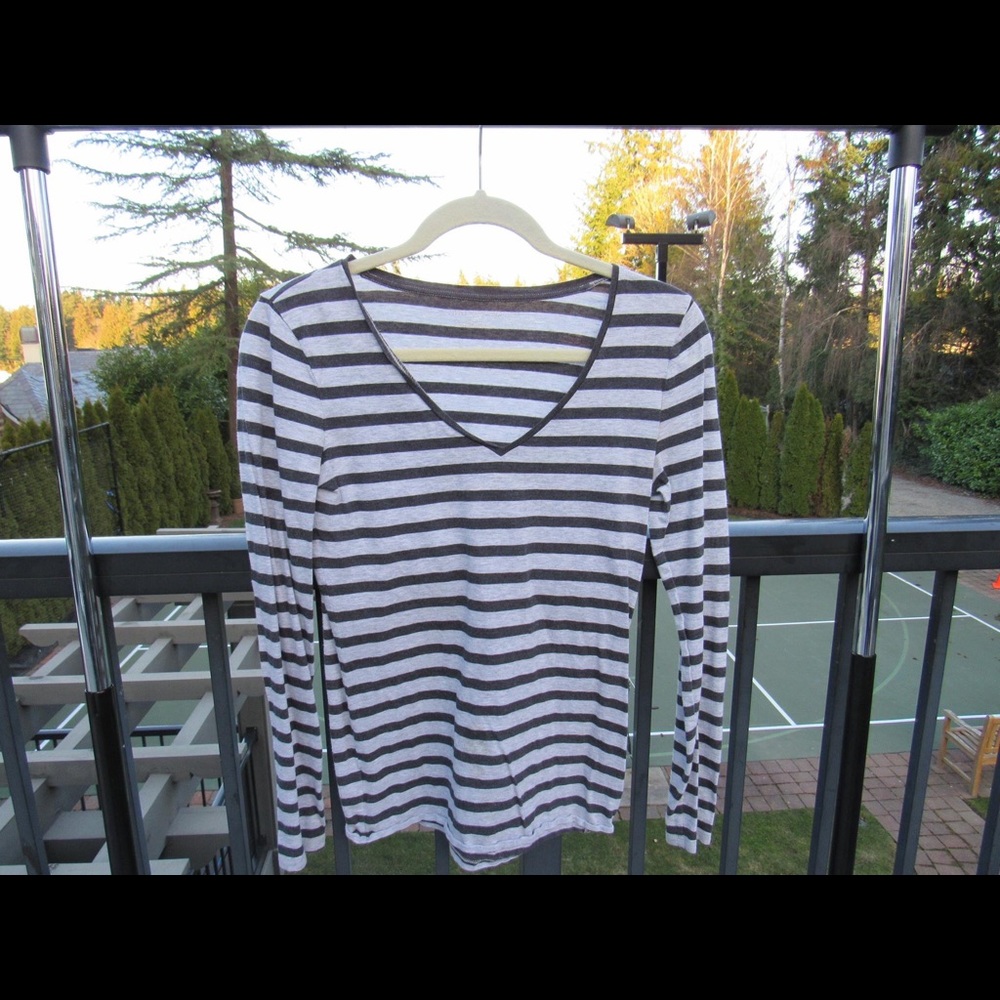 Plain striped top