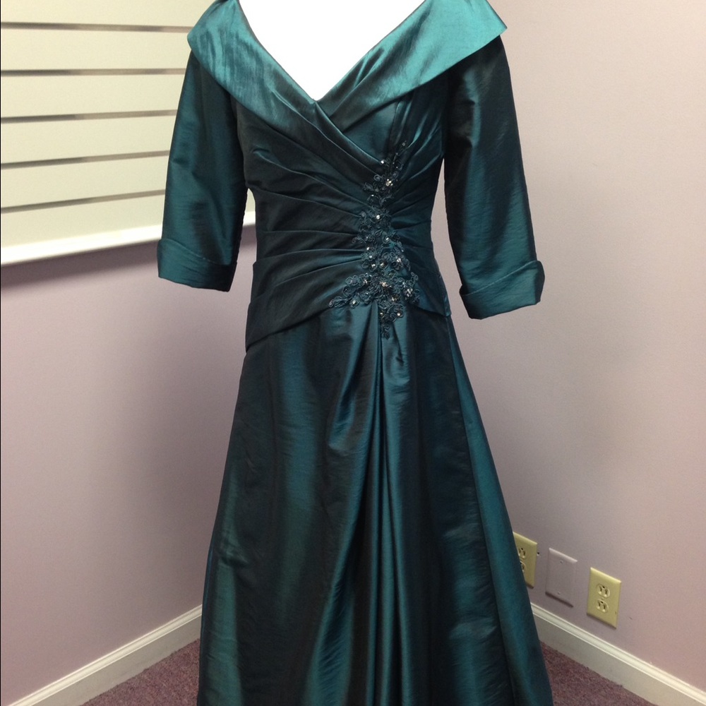 3/4 sleeve taffeta gown from Jade