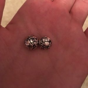 Globe Pandora Clips