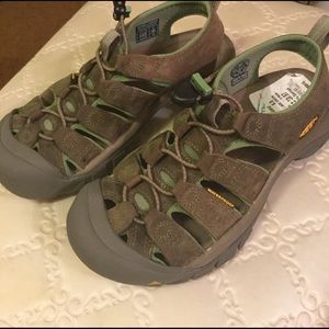 Women's Keen leather sandals 6.5
