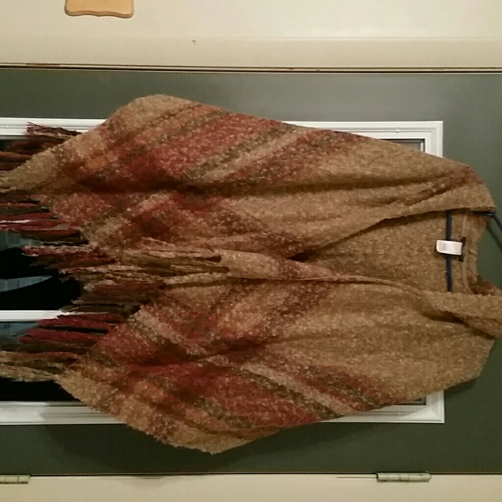 Mid length ponco/wrap
