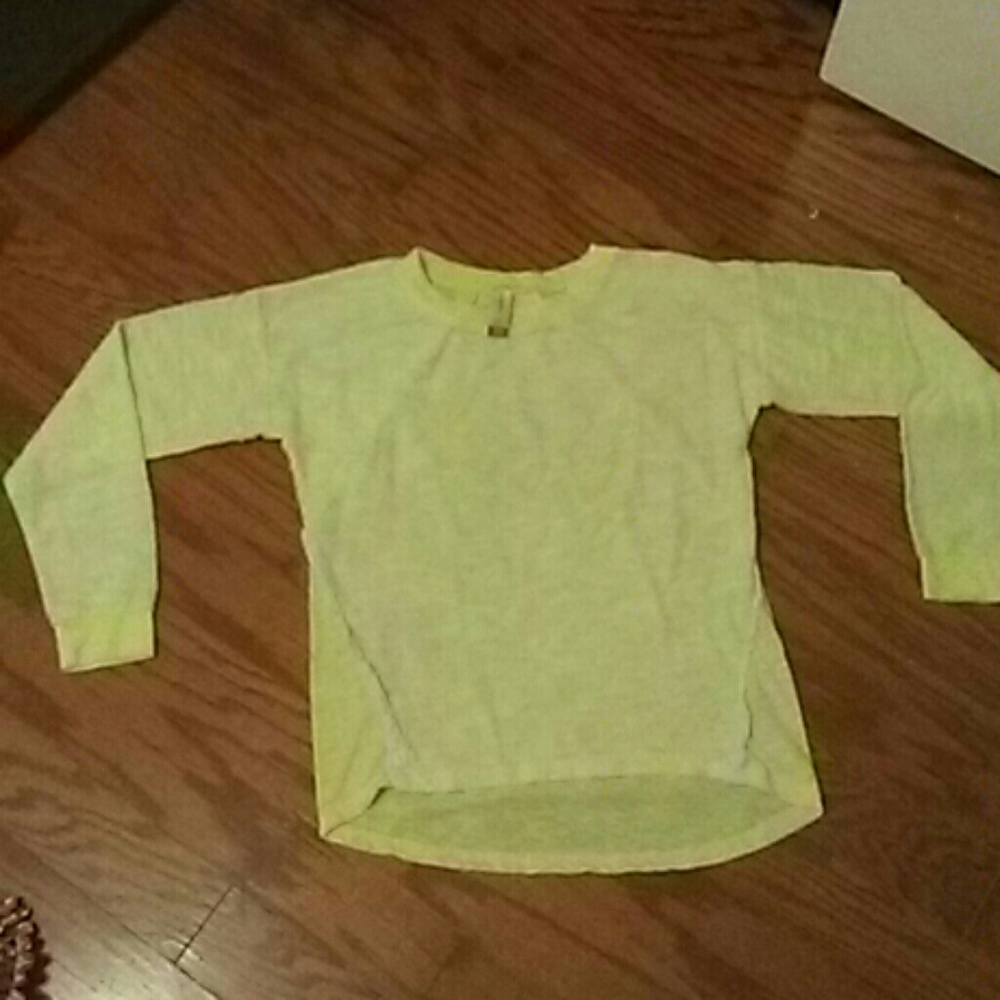 Yellow lace swearter