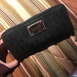 Michael Kors Wallet 🖤
