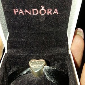 Official Pandora 'I Love You' (Heart-shaped)