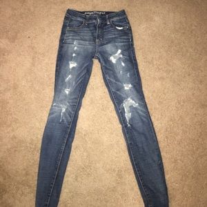 Ripped High waisted Jeans 👣