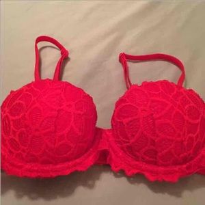 NWOT PINK Date Bra Red- 32A