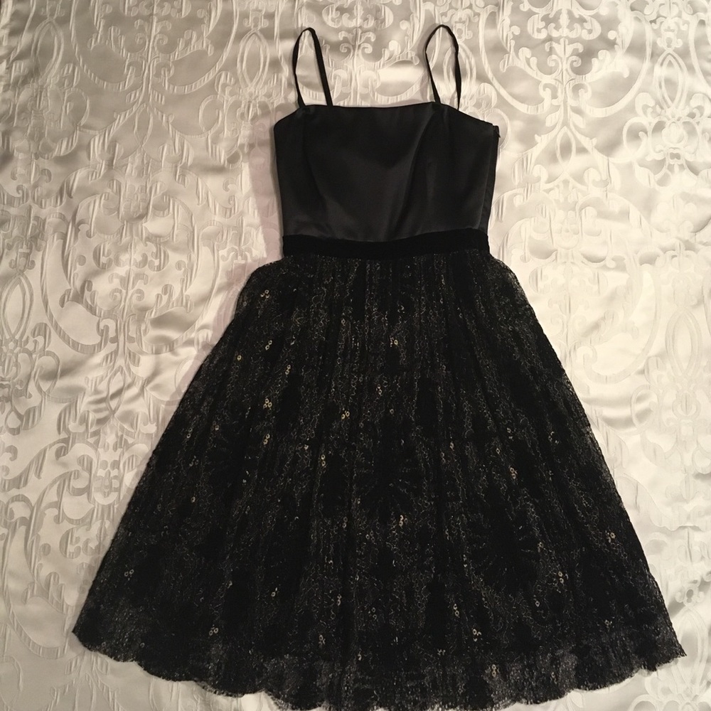 Tahari Black/Gold Dress