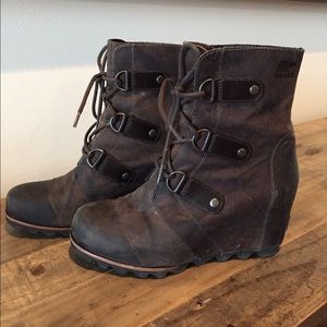 Sorel 'Joan of Arctic' Wedge Boot size 8.5