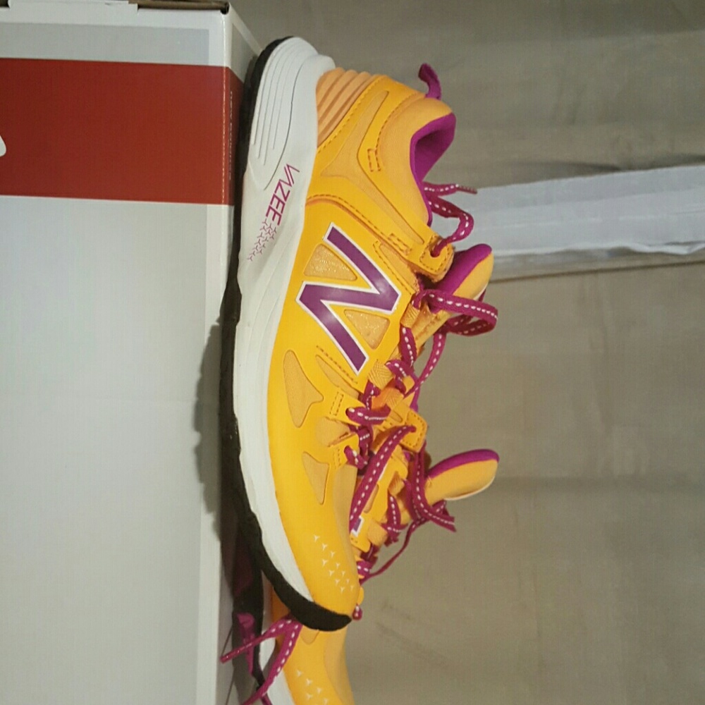 New Balance women sneakers