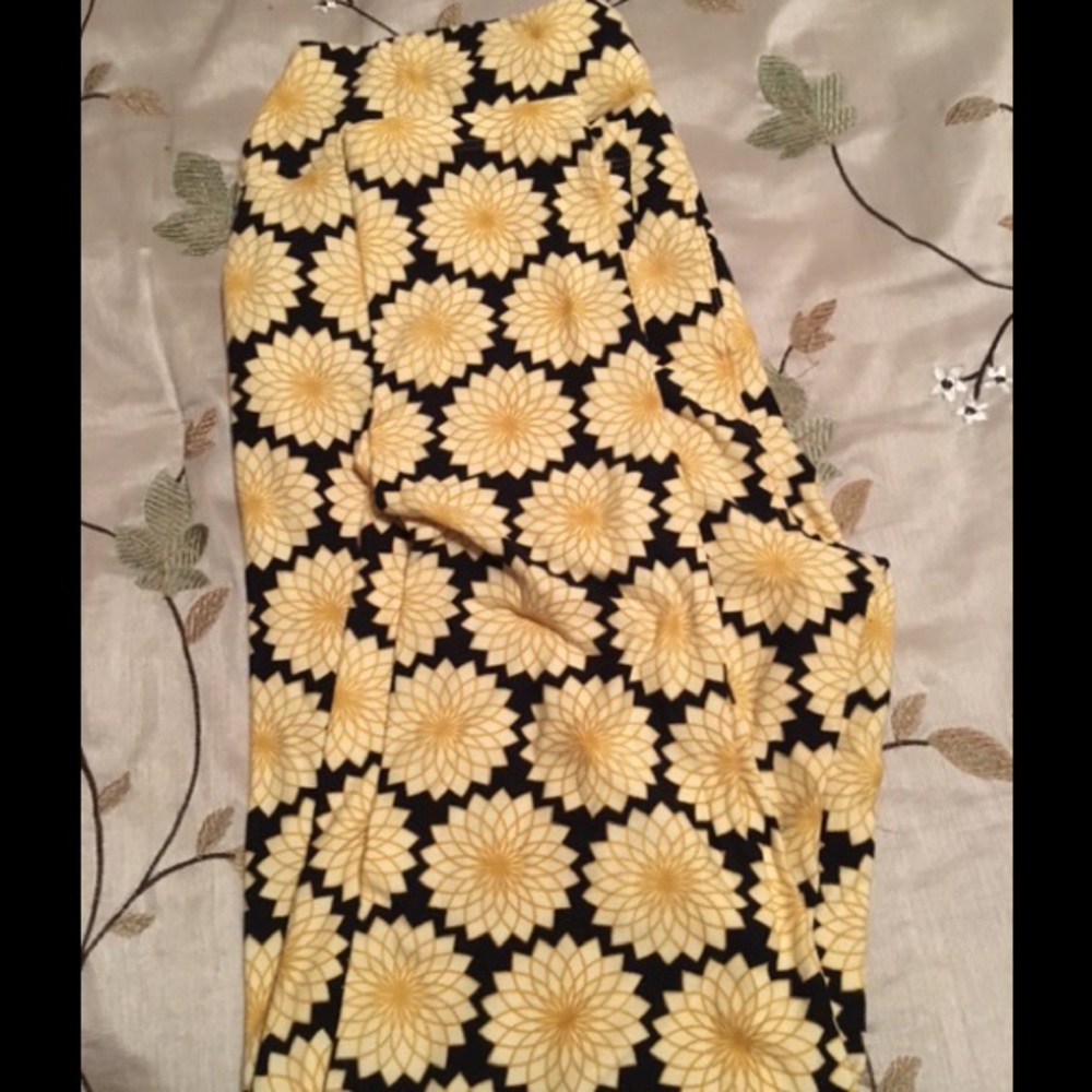 TC sunflower LuLaRoe leggings
