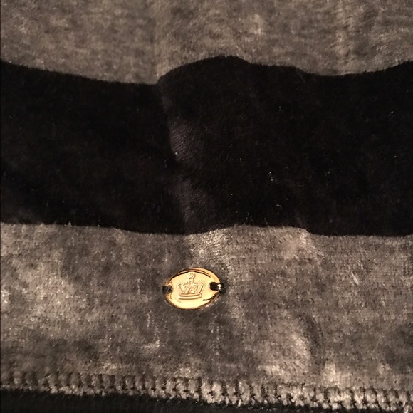 Juicy Couture Sweatshirt - Picture 6 of 6