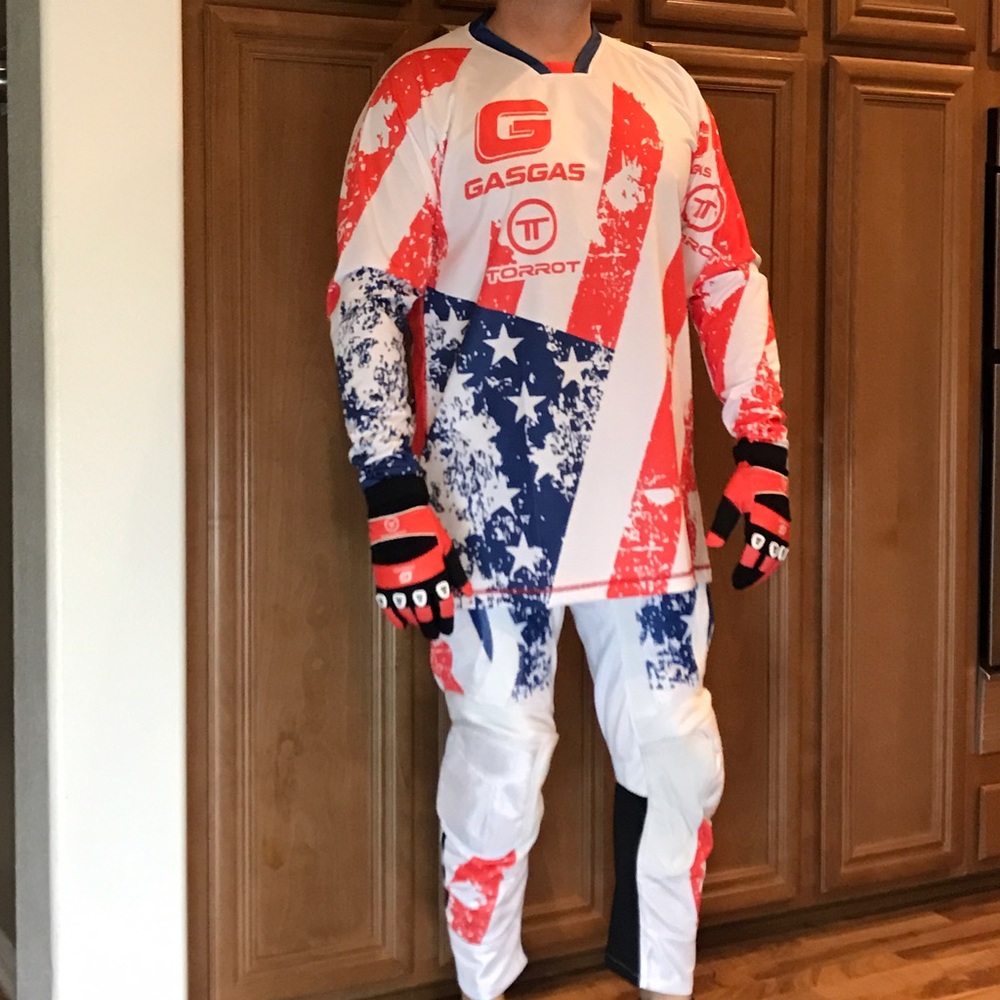 💕SALE💕Gas Gas Dirtbike Gear with Pants  & Jersey - Picture 4 of 7