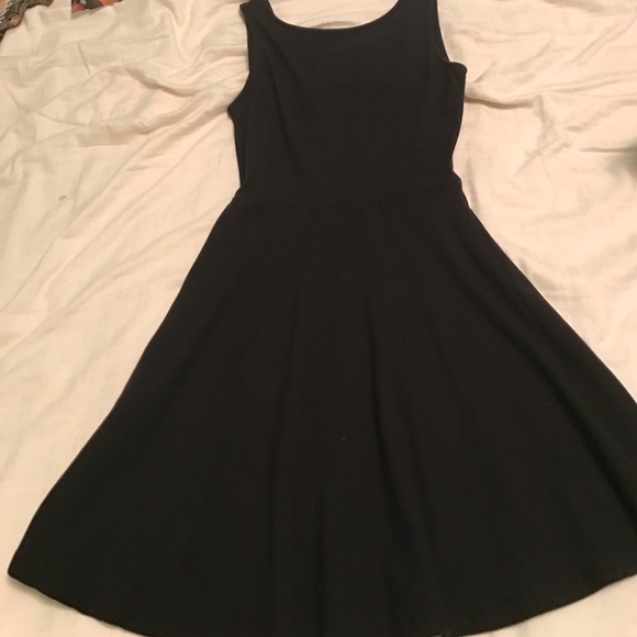 Cute babydoll dress with bow in the back - Picture 2 of 3