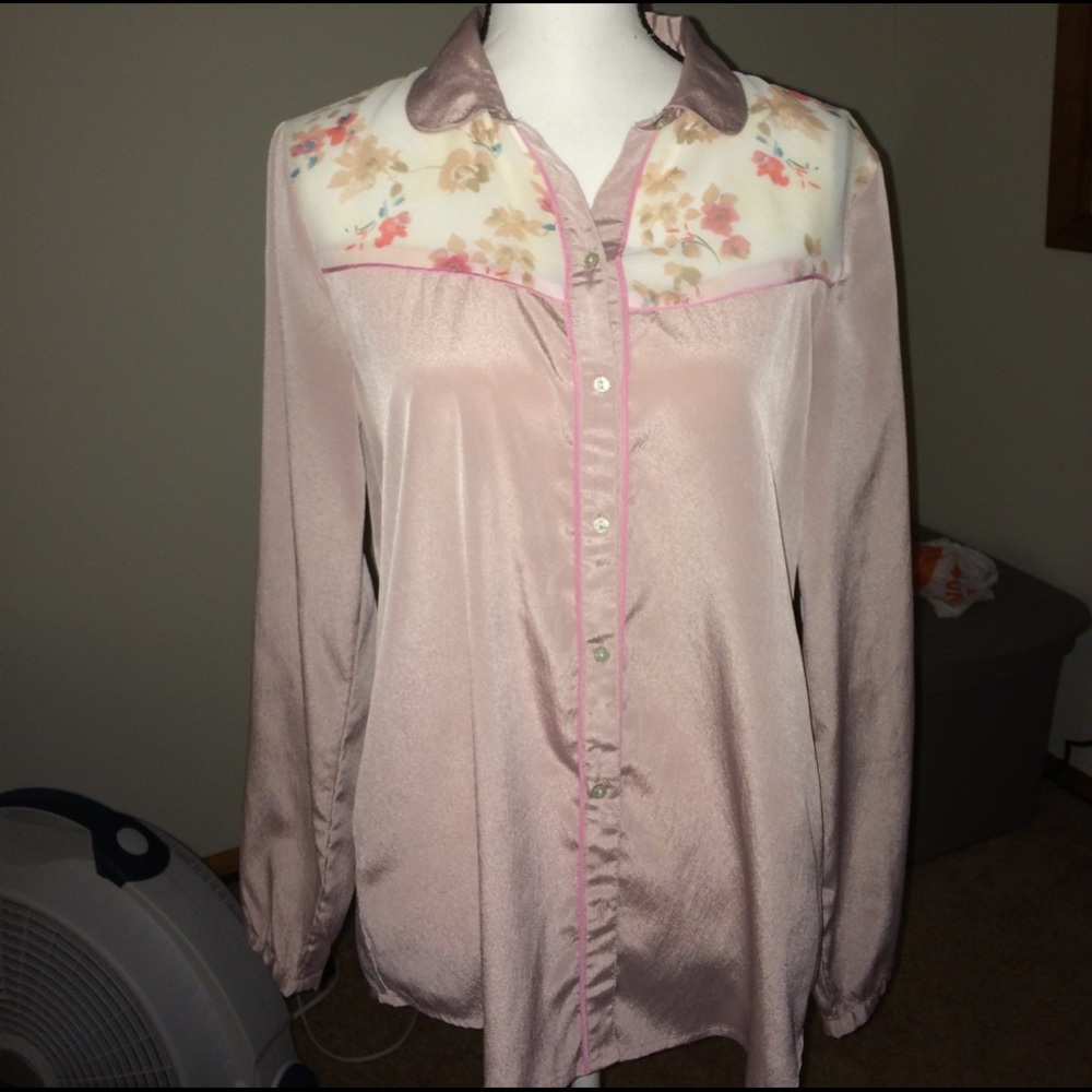 Beautiful blouse in vintage rose color