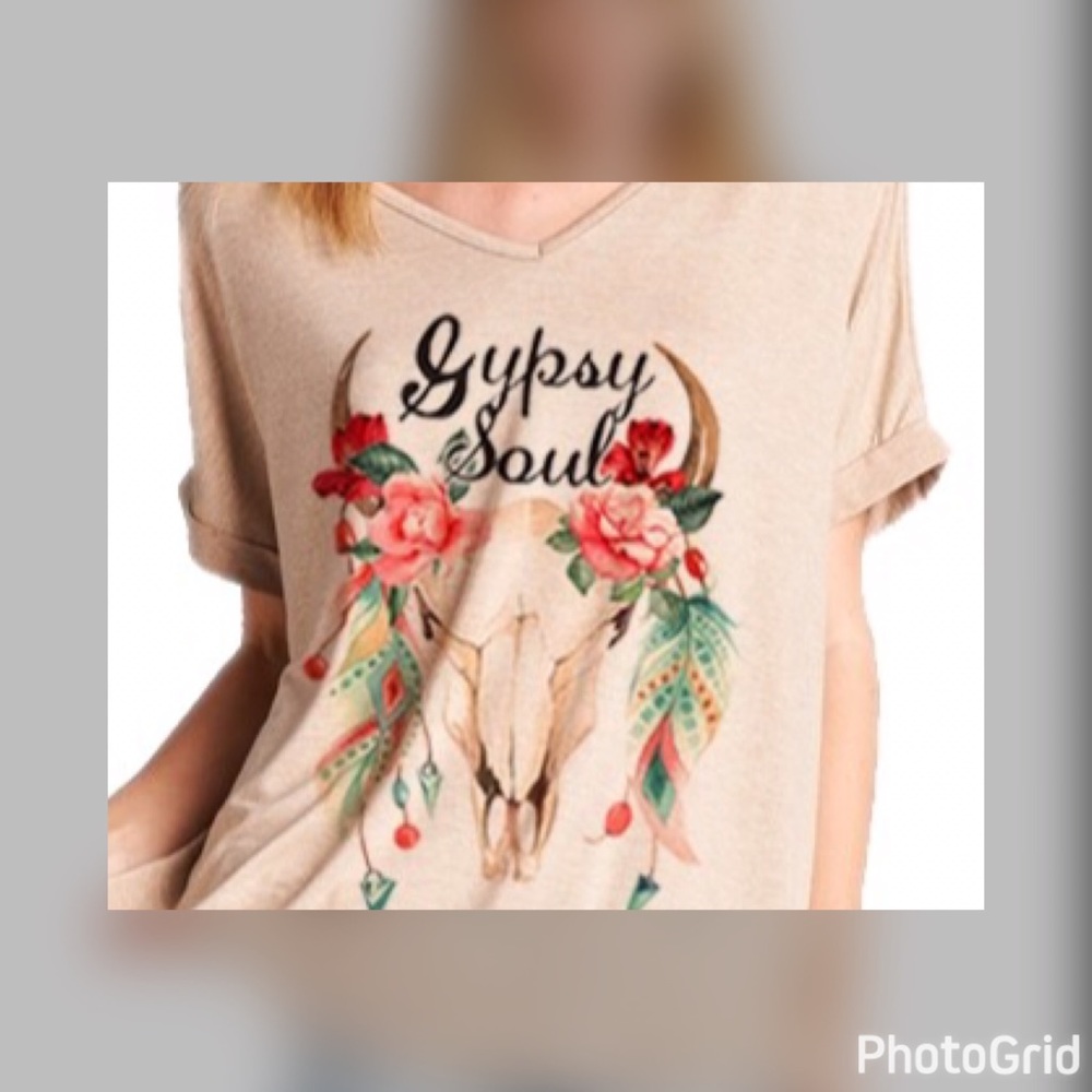 GYPSY SOUL FLORAL CATTLE PRINT TOP - Picture 2 of 3