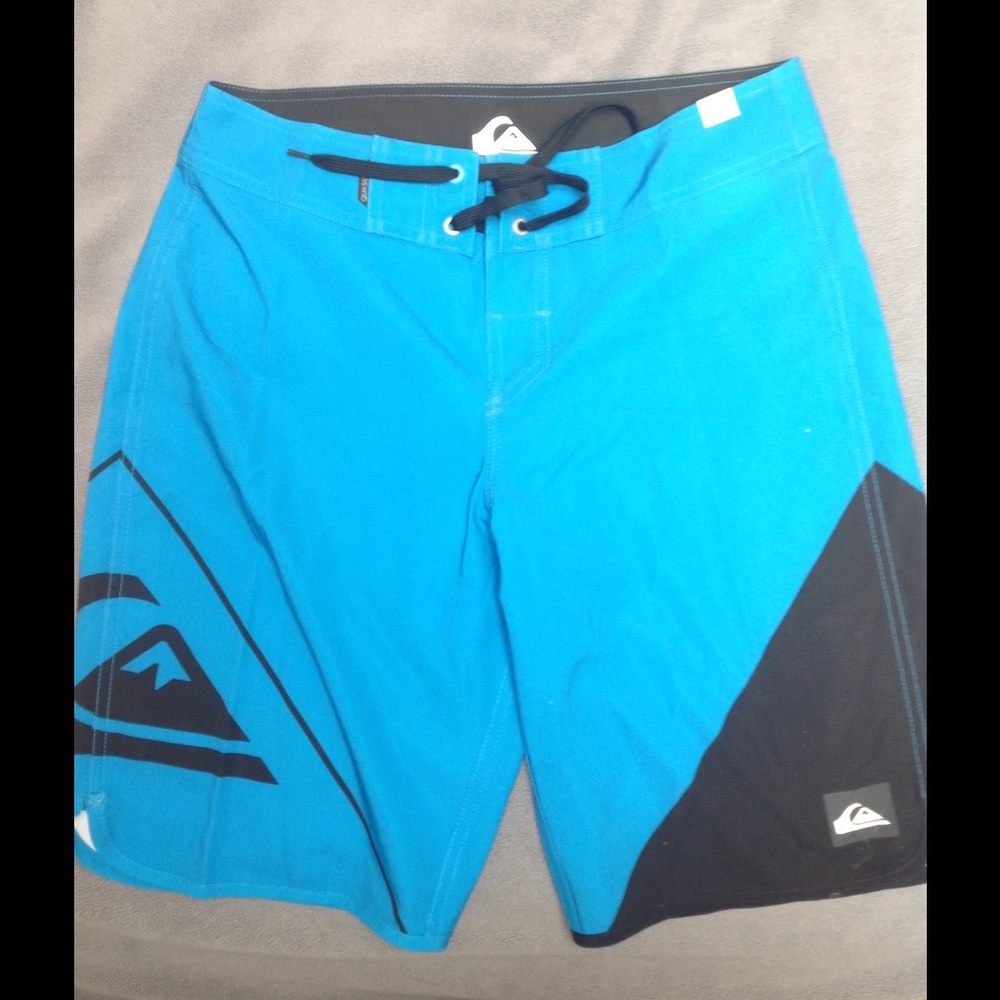 Quicksilver bathing suit never worn