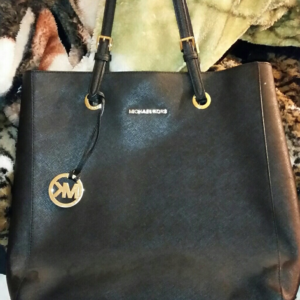 Micheal kors purse