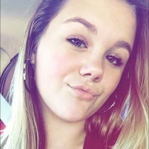 Meet your Posher, Avery