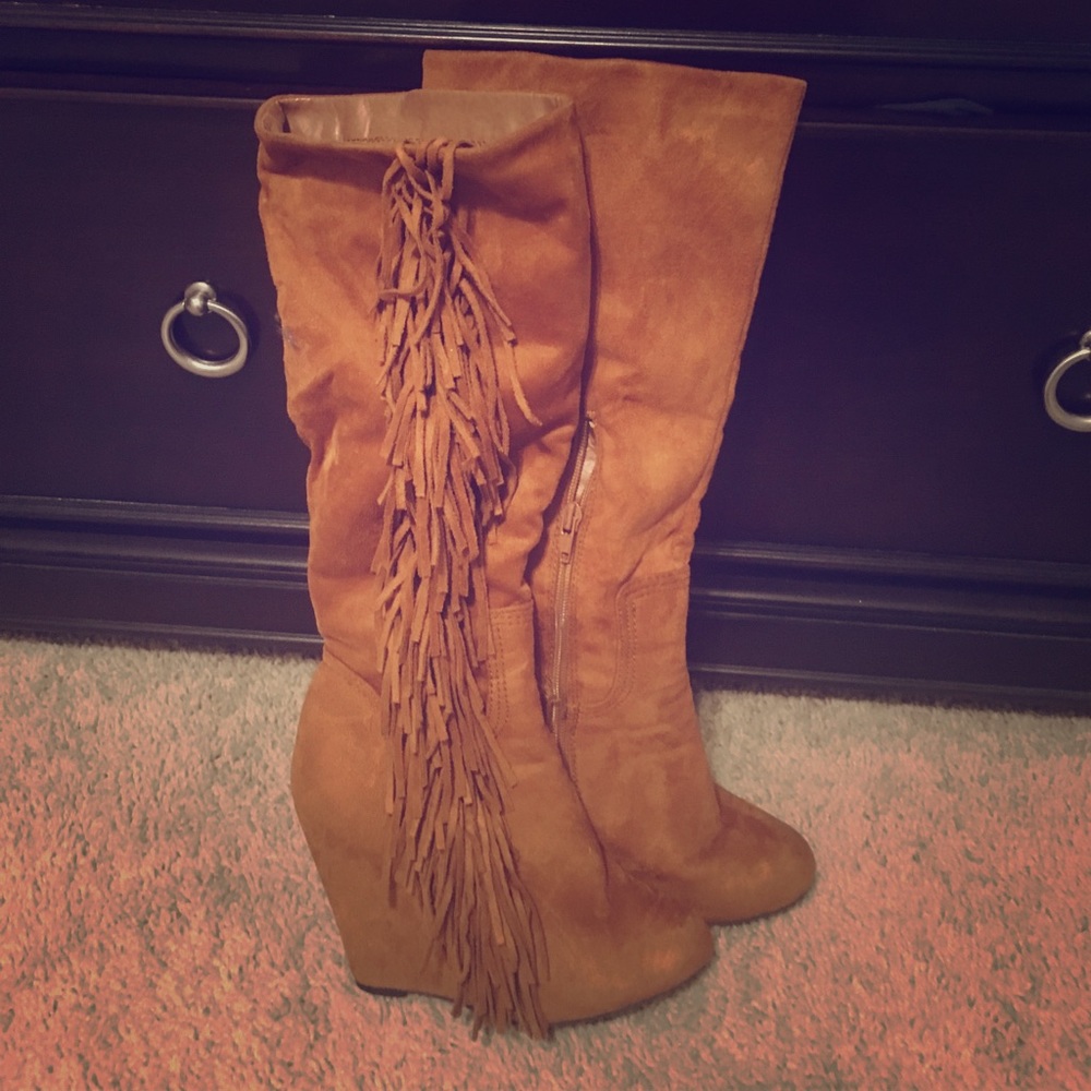 Fringe boots