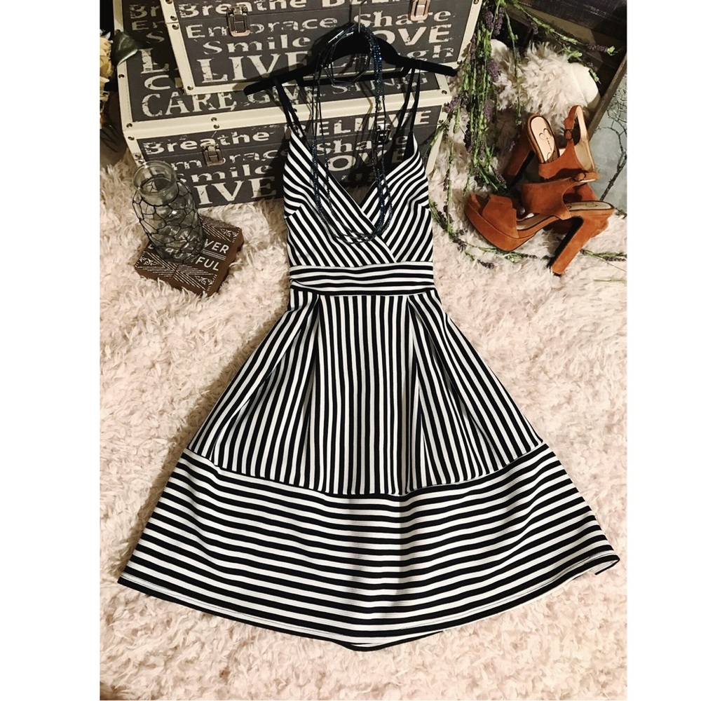 🌼🌸Fun Spring Outfit🌸🌼 - Picture 2 of 6