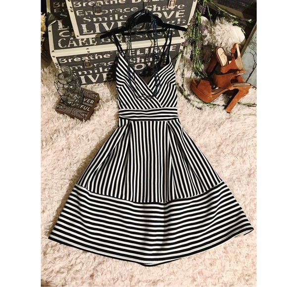 🌼🌸Fun Spring Outfit🌸🌼 - Picture 2 of 6