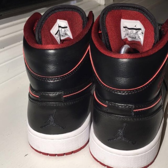 Jordan 1 Bred Mid - Picture 3 of 3