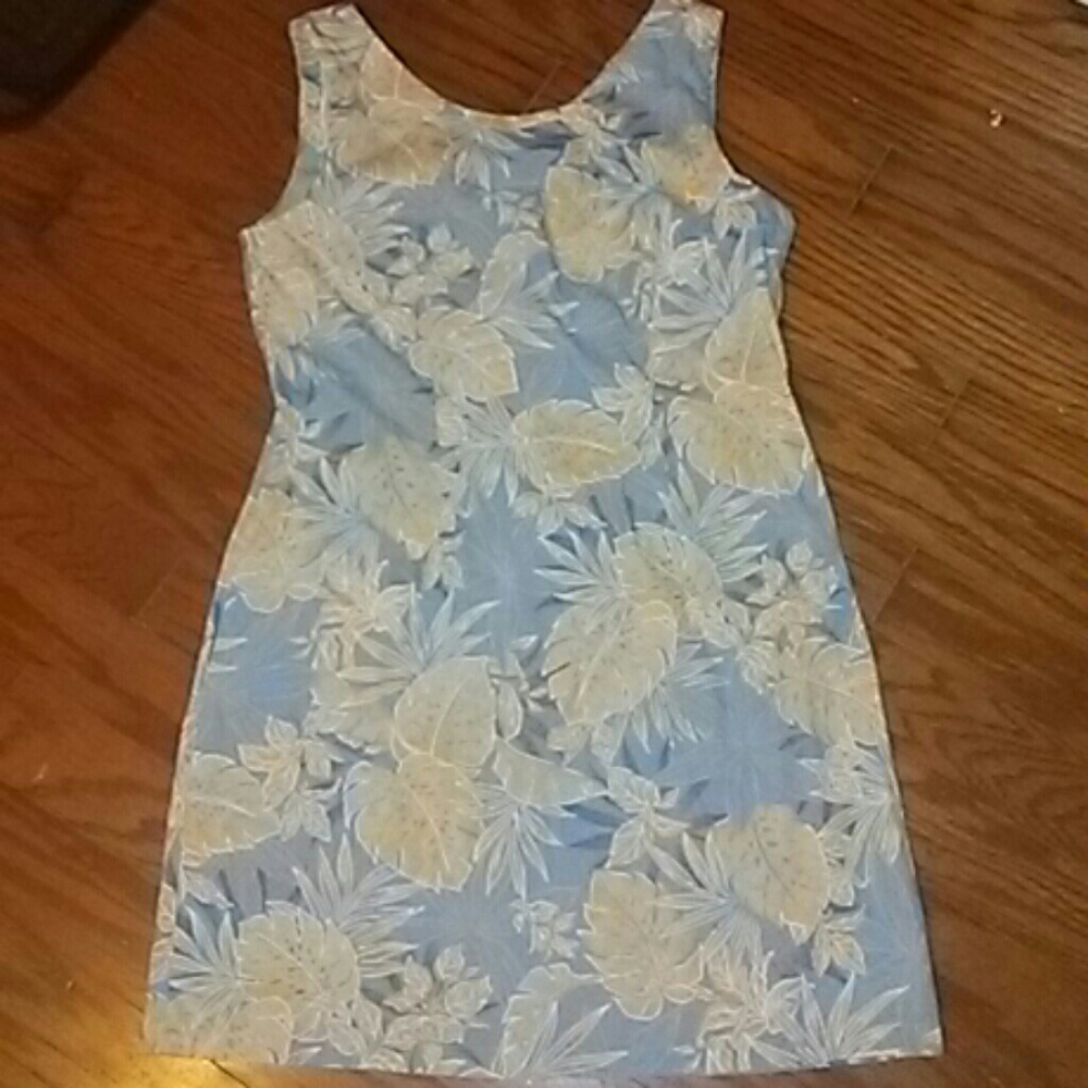 Hawiaan themed light blue dress