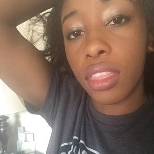 Meet your Posher, Elicia