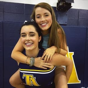 Meet your Posher, Hayley