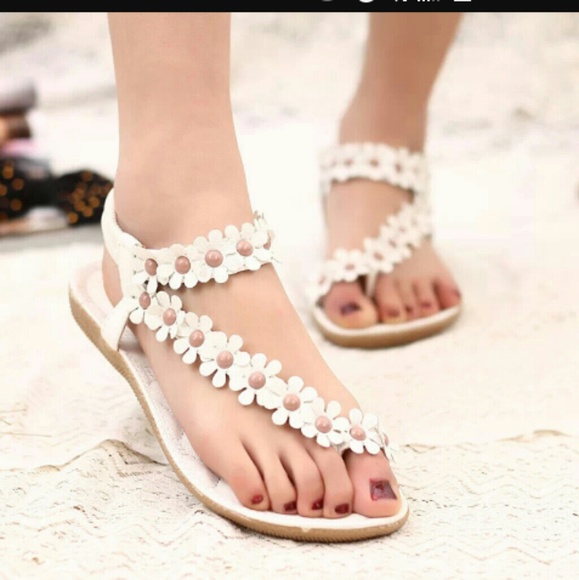 unknown Shoes - Cute flower sandals