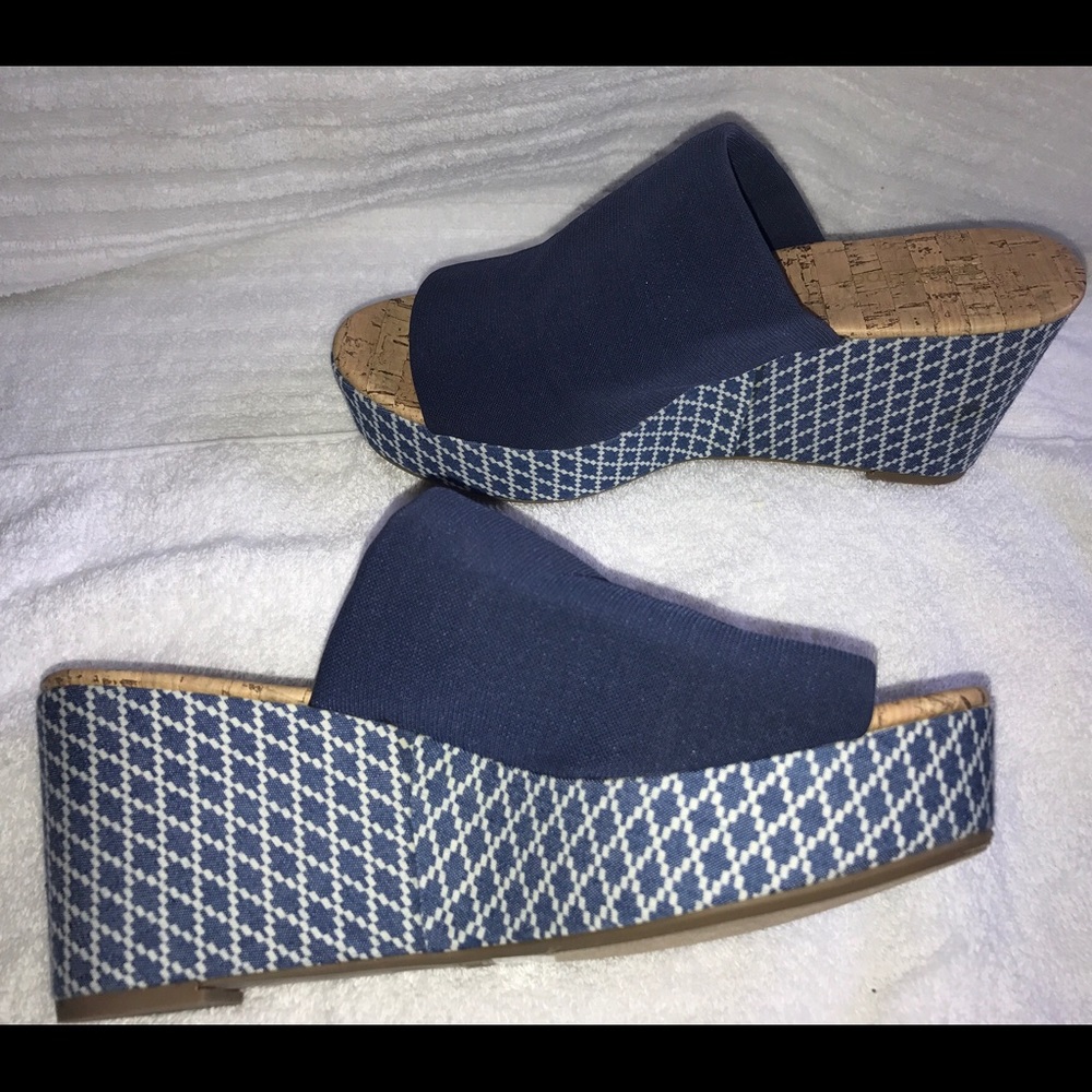 🎉SALE!🎉BRAND NEW- Wedge Shoes. Never worn