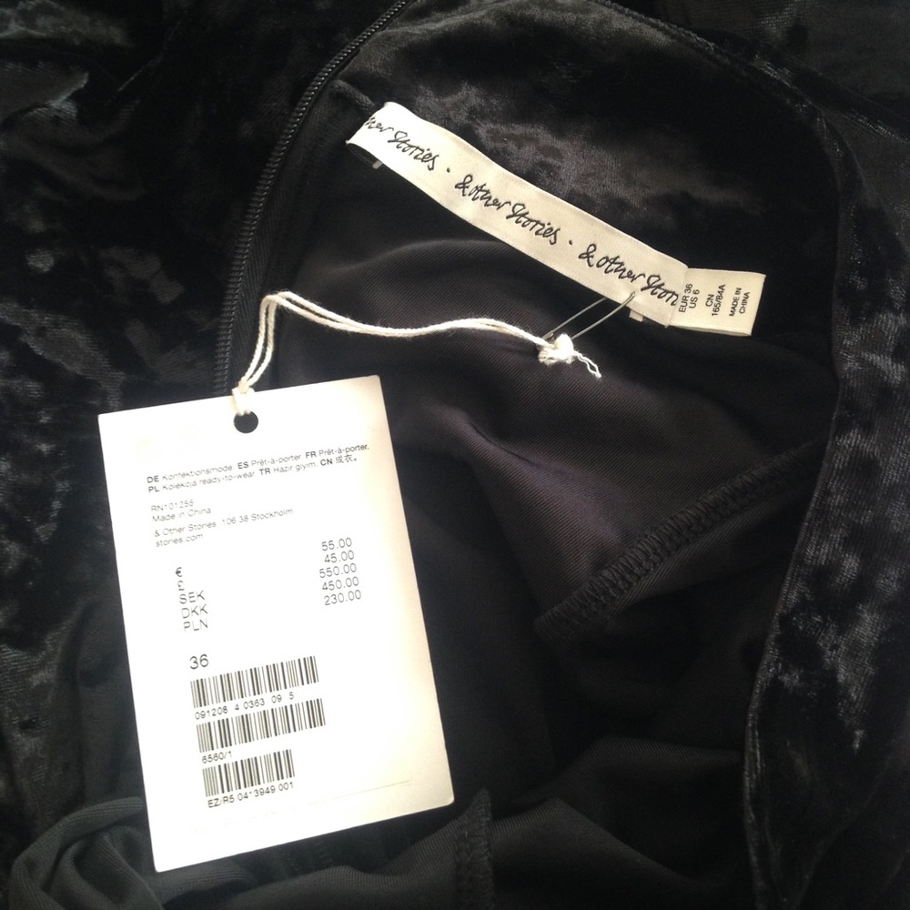 & Other Stories black velvet dress - Picture 3 of 4