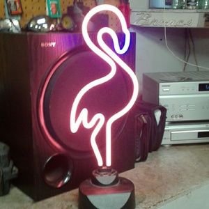 Neon flamingo , plug in