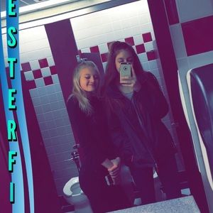 Meet your Posher, Karlie