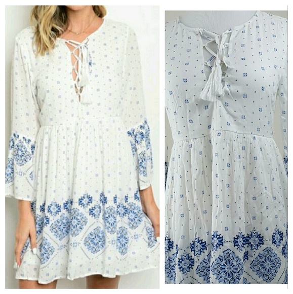 Dresses & Skirts - 🔴 White & Blue Print Boho Flowy Dress SM