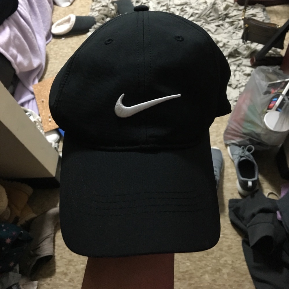 Black nike hat