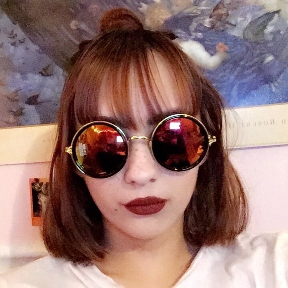 Meet the Posher Other - Meet your Posher, Chloe