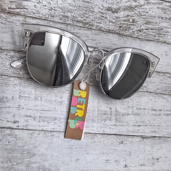 Cat Eye RV Sunglasses 🕶💕 - Picture 8 of 8