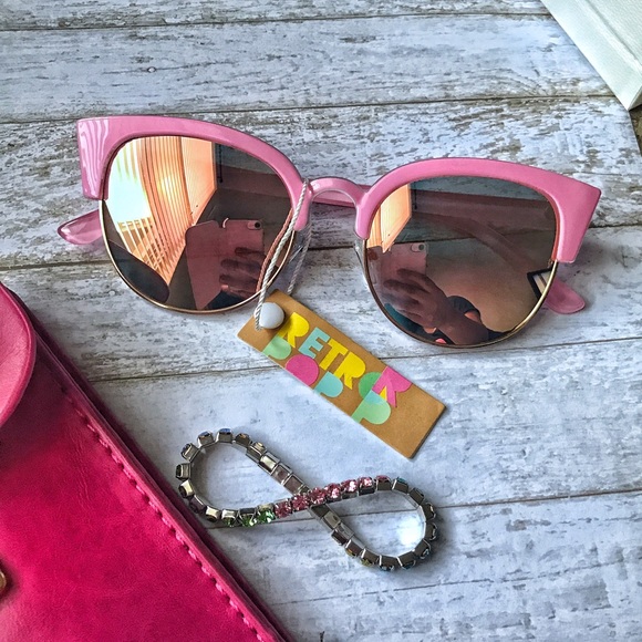 Cat Eye RV Sunglasses 🕶💕 - Picture 6 of 8