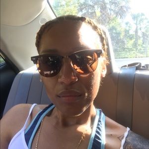 Meet your Posher, Deana