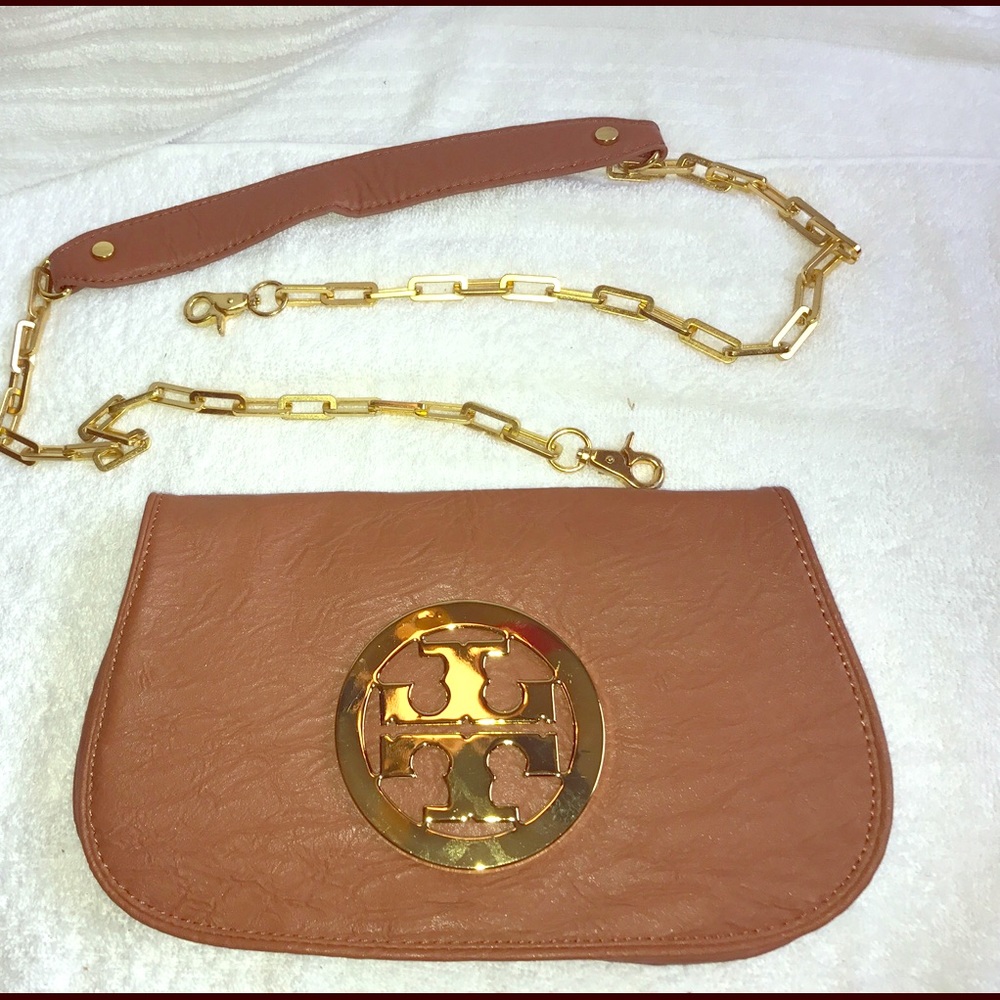 🎉SALE!🎉Tan shoulder bag or clutch