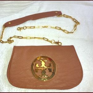 🎉SALE!🎉Tan shoulder bag or clutch