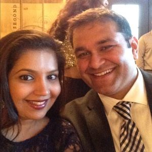 Meet your Posher, Mona