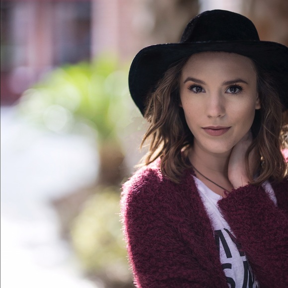 Meet your Posher, Morgan - Picture 1 of 1