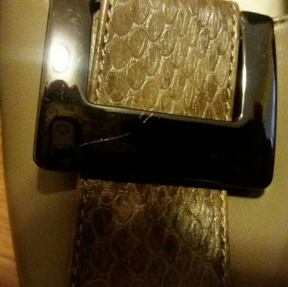 Tan shoes with snakeskin design - Picture 6 of 6