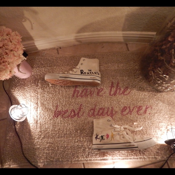 The Beatles!! Hand Painted "huanqiu" sneakers - Picture 2 of 4