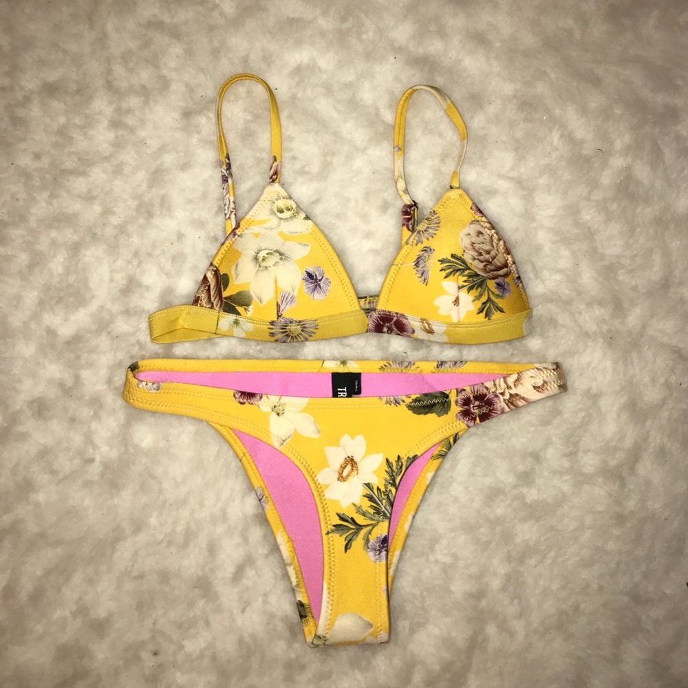 Yellow triangl bikini