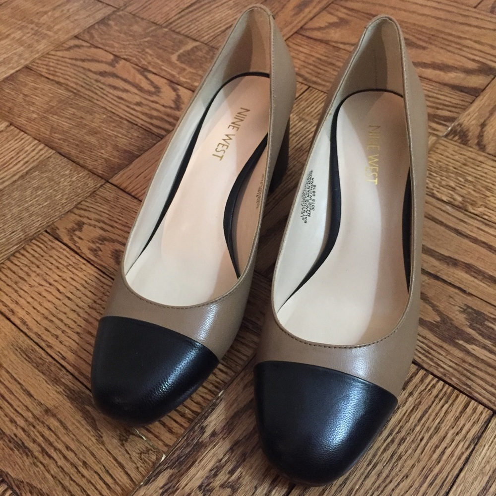 Like New Nine West Cap Toe Pump Size 6